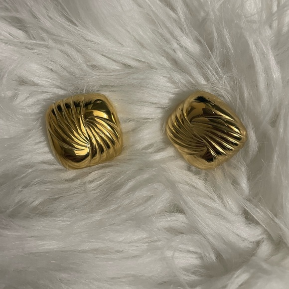 Vintage Inspired Tabi Earrings - Picture 1 of 1